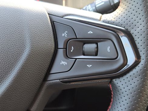 Used 2025 Chevrolet Trax RS w/ Driver Confidence Package FWD image 31