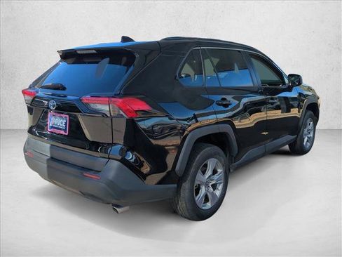 Used 2022 Toyota RAV4 LE image 5