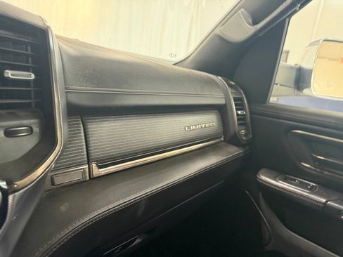 Used 2019 RAM 1500 Limited w/ Advanced Safety Group AWD/4WD image 17