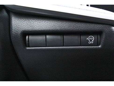 New 2026 Nissan Kicks SV image 14