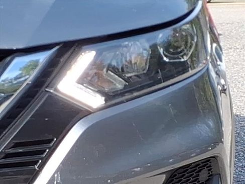 Used 2021 Nissan Rogue Sport S image 16