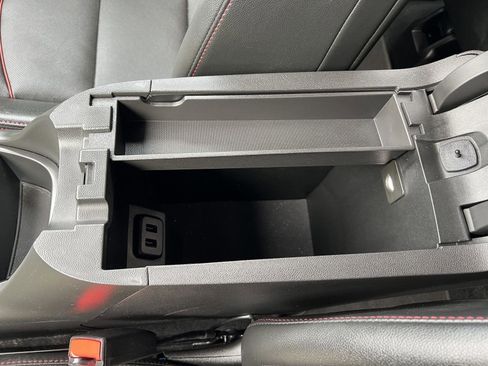 Used 2023 Chevrolet Equinox RS w/ RS Leather Package image 27