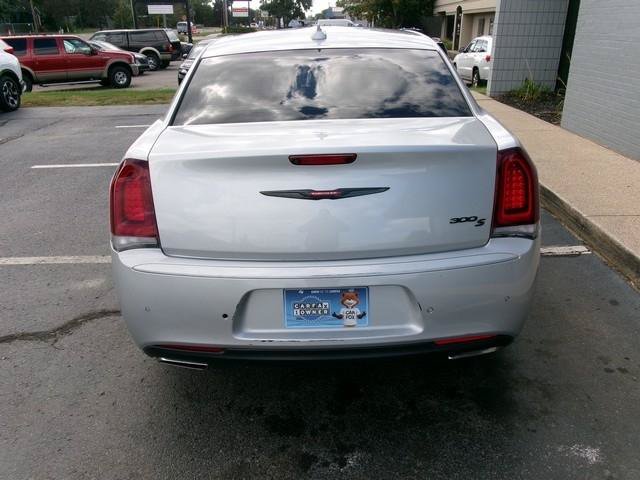 Used 2021 Chrysler 300 S RWD image 7