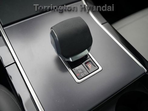 Used 2025 Land Rover Range Rover Velar Dynamic SE image 25