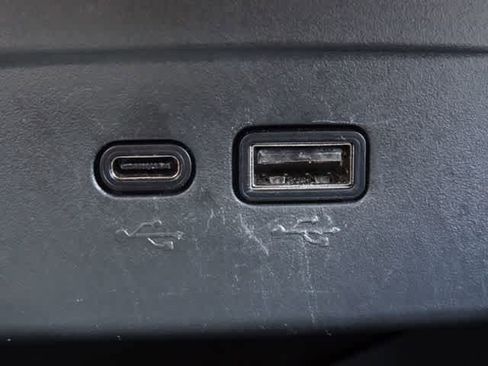 Used 2025 Chevrolet Trax LT image 27