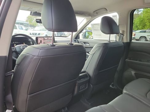 New 2026 Nissan Pathfinder SL image 15