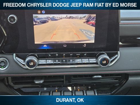 Used 2024 Chevrolet Colorado Z71 w/ Z71 Convenience Package 2 AWD/4WD image 12