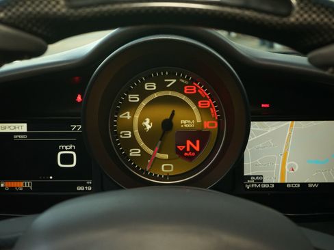 Used 2016 Ferrari 488 GTB RWD image 13