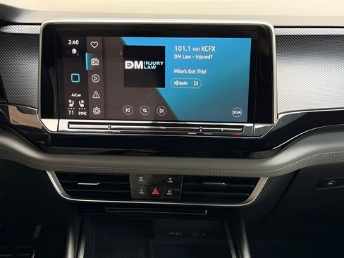 Used 2024 Volkswagen Atlas Cross Sport SEL R-Line image 32