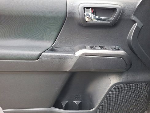 Used 2023 Toyota Tacoma TRD Sport image 13