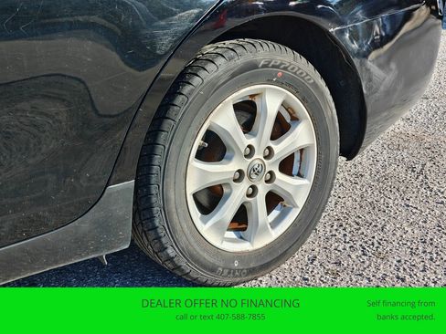 Used 2010 Toyota Camry LE image 23