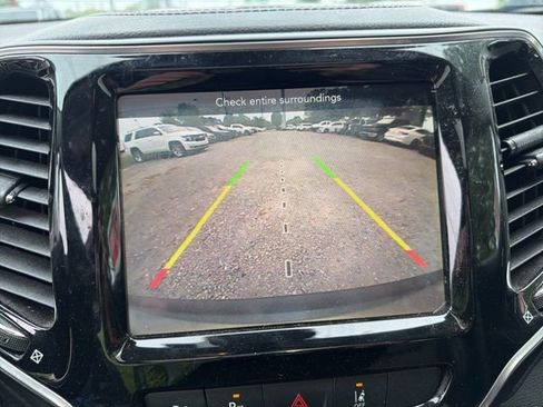 Used 2019 Jeep Cherokee Limited w/ Technology Group image 26