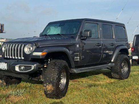 Used 2020 Jeep Wrangler Unlimited Sahara AWD/4WD image 4