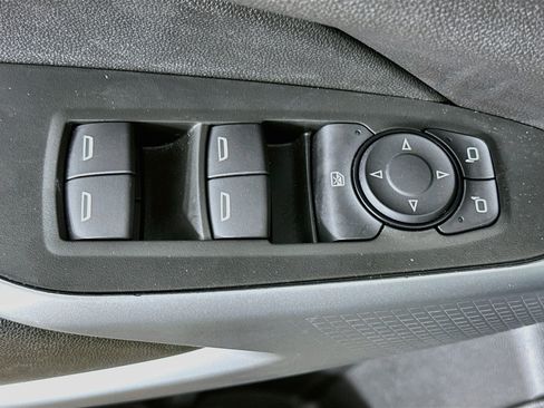 Used 2025 Chevrolet Trax LS FWD image 15