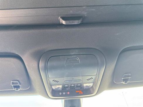 Used 2022 Buick Enclave Avenir image 31