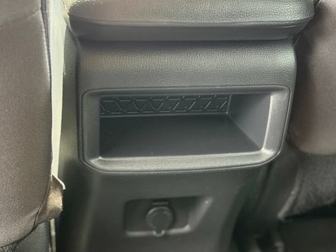 Used 2021 Toyota RAV4 LE AWD/4WD image 8