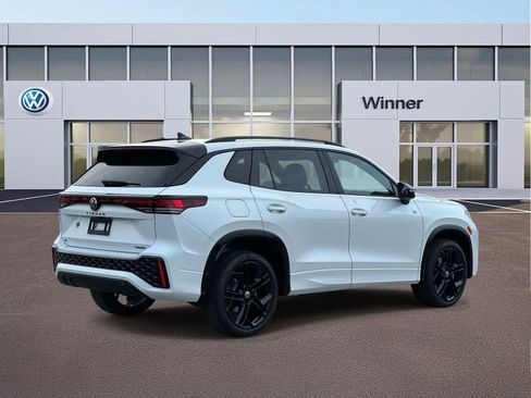 Used 2025 Volkswagen Tiguan SE R-Line image 5