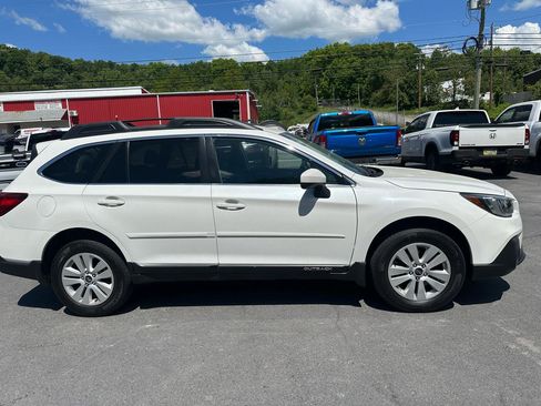 Used 2019 Subaru Outback 2.5i Premium AWD/4WD image 4