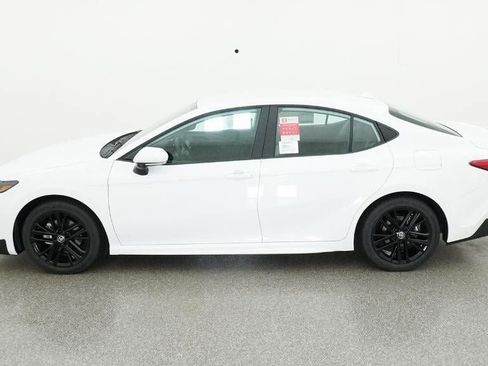 New 2026 Toyota Camry SE image 3