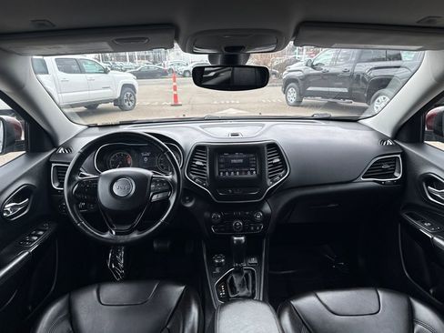 Used 2019 Jeep Cherokee Latitude Plus image 10