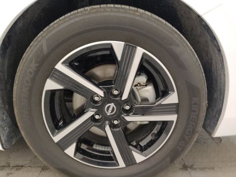 Used 2025 Nissan Sentra SV image 31