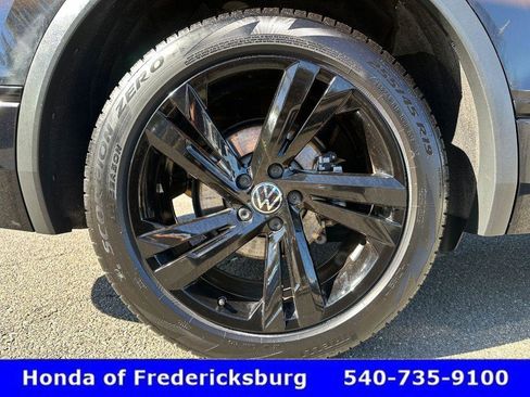 Used 2024 Volkswagen Tiguan SE R-Line image 14