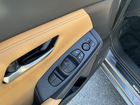 Used 2025 Nissan Sentra SV w/ SV Premium Package FWD image 19