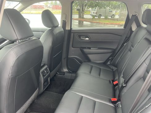 Used 2025 Nissan Rogue SL AWD/4WD image 13