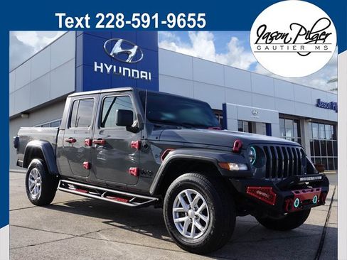 Used 2023 Jeep Gladiator Sport image 1