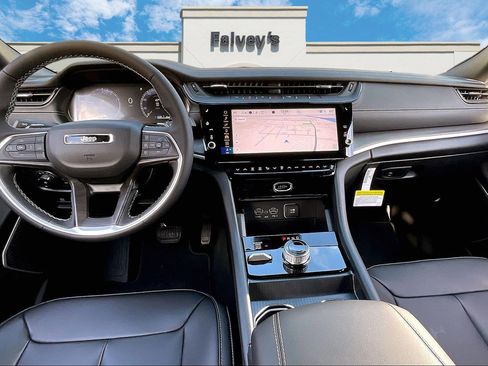 New 2026 Jeep Grand Cherokee Limited w/ Limited Altitude Package image 5