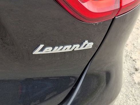 Used 2020 Maserati Levante image 36