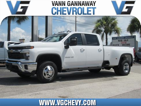 Used 2024 Chevrolet Silverado 3500 LT w/ Convenience Package AWD/4WD image 1