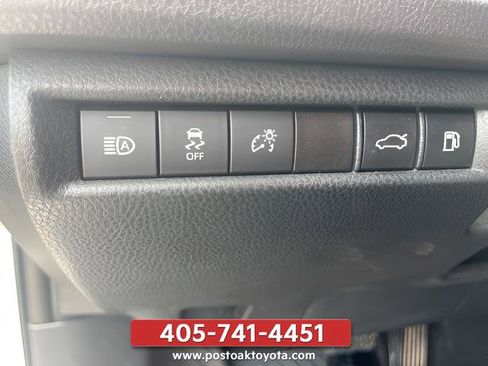Used 2025 Toyota Camry XLE FWD image 10