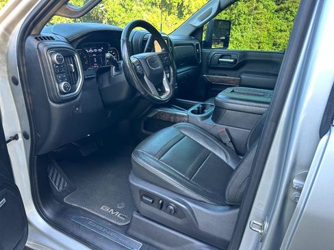 Used 2020 GMC Sierra 3500 Denali w/ Denali Ultimate Package AWD/4WD image 12