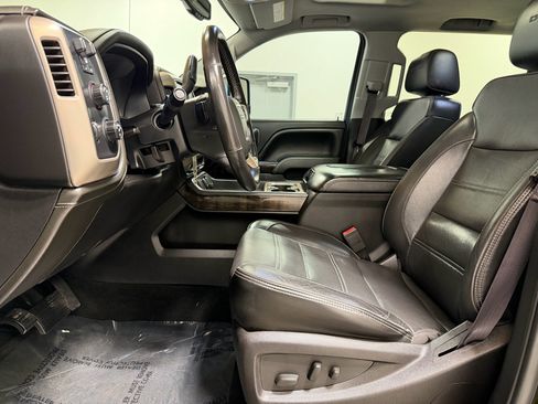 Used 2016 GMC Sierra 2500 Denali w/ Suspension Package, Off-Road image 11