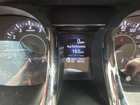 Used 2013 Toyota Avalon image 9