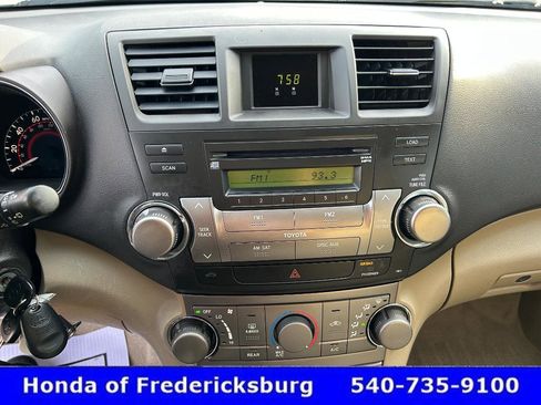 Used 2010 Toyota Highlander SE image 38