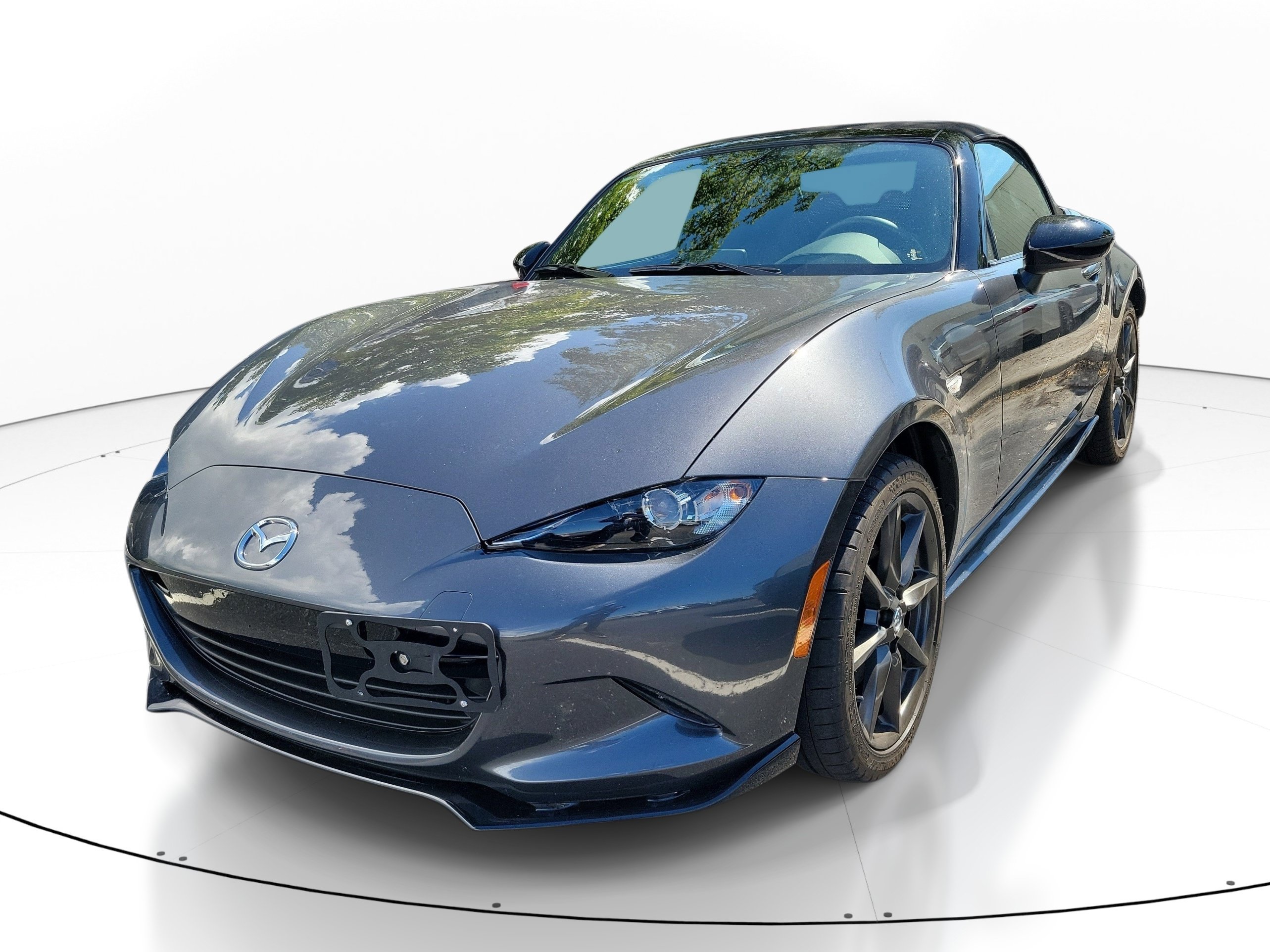 Used 2017 MAZDA MX-5 Miata Club RWD image 3