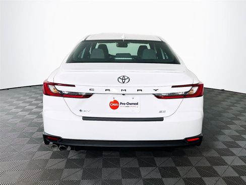 Used 2025 Toyota Camry SE w/ Convenience Package image 7