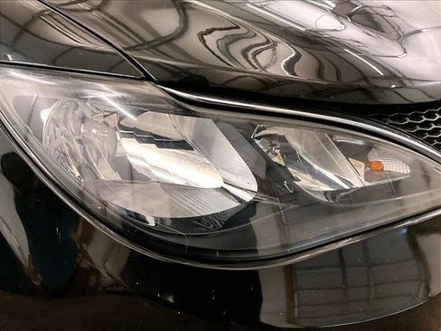 Used 2017 Chrysler Pacifica Touring w/ Tire & Wheel Group FWD image 28