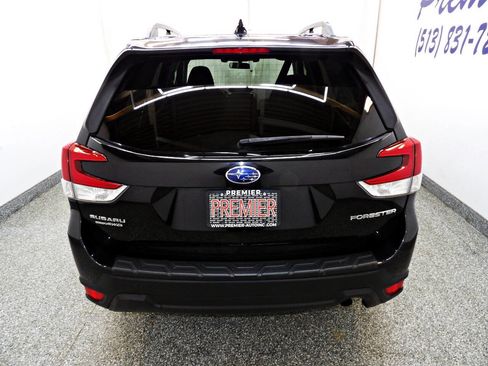 Used 2019 Subaru Forester Premium image 5