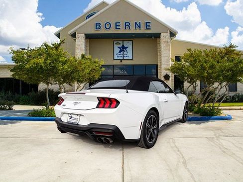 Used 2024 Ford Mustang Convertible image 5