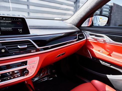 Used 2022 BMW M760i xDrive w/ Luxury Rear Seating Package AWD/4WD image 89