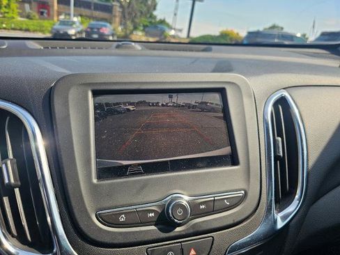 Used 2024 Chevrolet Equinox LT FWD image 48