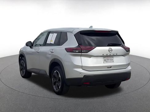Used 2025 Nissan Rogue SV FWD image 11