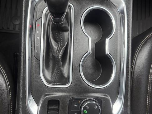 Used 2023 Chevrolet Traverse LT w/ LT Premium Package AWD/4WD image 18