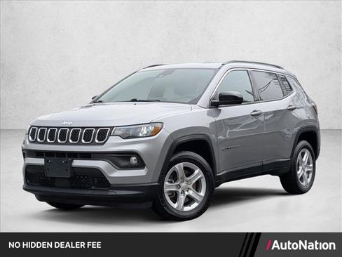 Used 2023 Jeep Compass Latitude w/ Sun and Sound Group AWD/4WD image 1