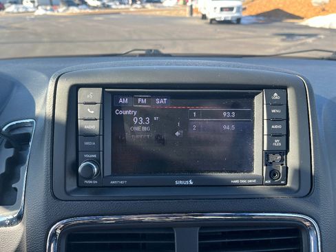 Used 2018 Dodge Grand Caravan SXT image 25