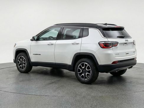 Used 2025 Jeep Compass Trailhawk AWD/4WD image 6