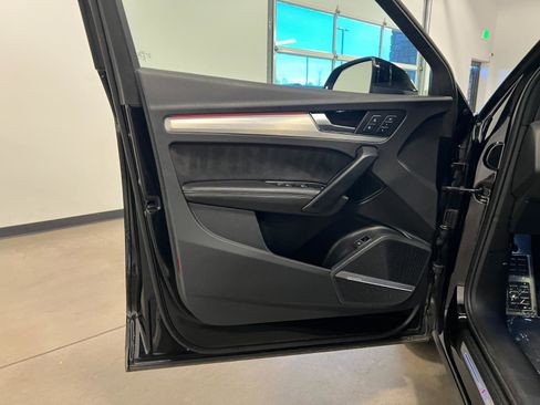 Used 2021 Audi SQ5 Prestige w/ Prestige Package image 28
